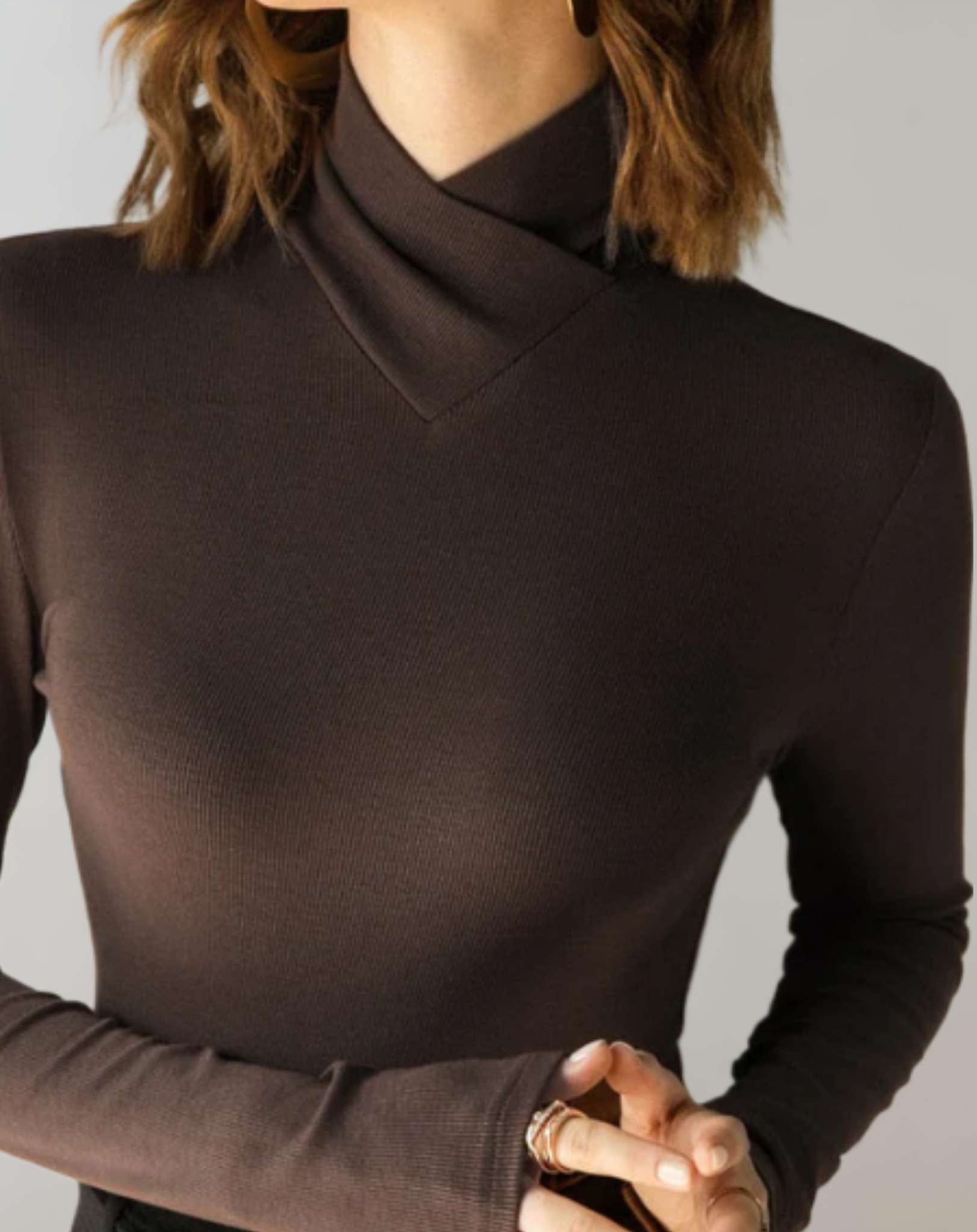 Xinu - turtleneck top with long sleeves